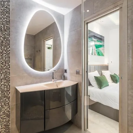 דירה Cozystay 1243 Port & Sea View קאן