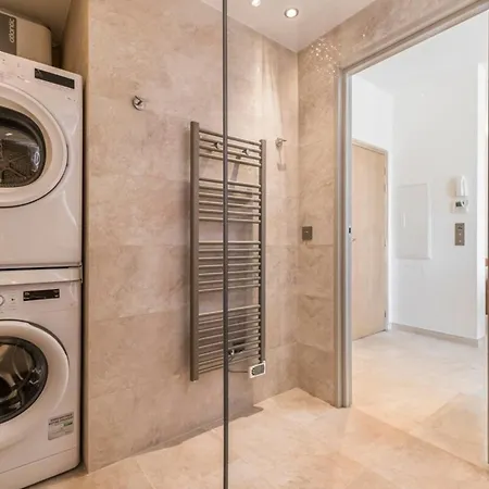 Cozystay 1243 Port & Sea View